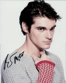 RJ Mitte autograph