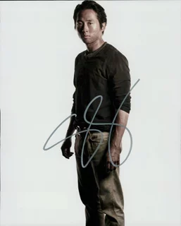 Steven Yeun autograph