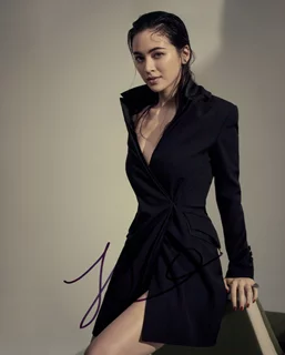 Jessica Henwick autograph