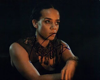 Hannah John-Kamen autograph
