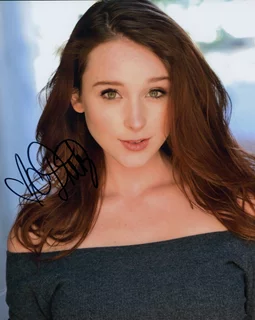 Courtney Dietz autograph