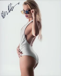 Ellie Heiden autograph