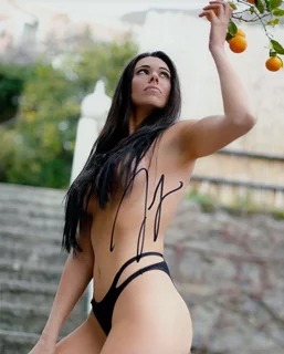 Tania Marie autograph