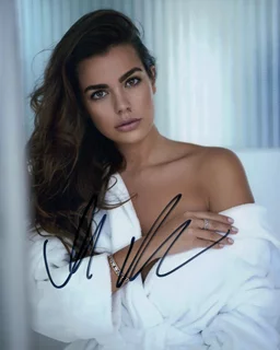 Nadine Mirada autograph