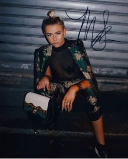 Matt Sarafa autograph