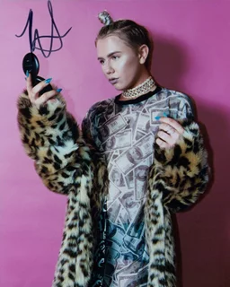 Matt Sarafa autograph