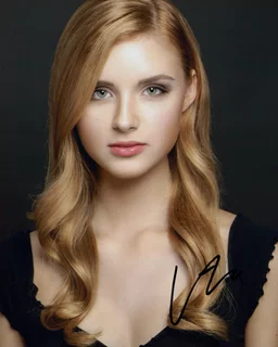 Aria Sirvaitis autograph