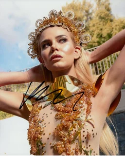 Joanna Borov autograph