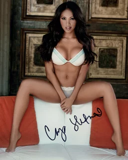 Caya Hefner autograph