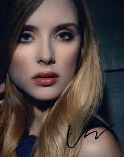 Aria Sirvaitis autograph