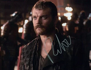 Pilou Asbaek autograph