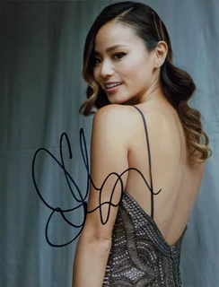 Jamie Chung autograph