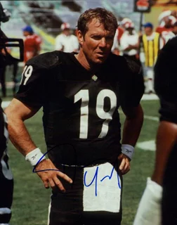 Dennis Quaid autograph