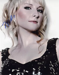 Melissa Rauch autograph