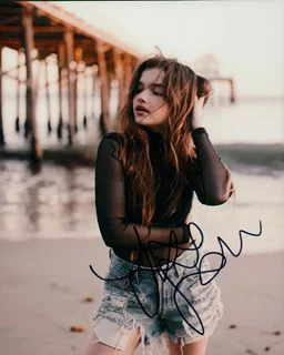 Alexis Jayde Burnett autograph