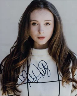 Courtney Dietz autograph