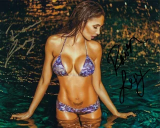 Raven Lexy autograph