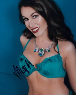 Merylin Nau autograph