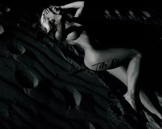 Titi Pikula autograph