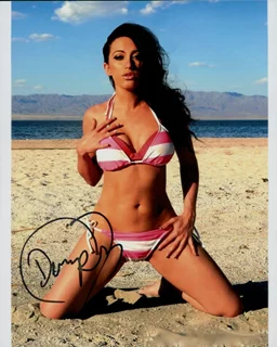 Devanny Pinn autograph