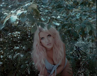 Maddie Pocks autograph