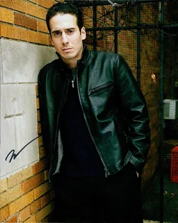Kirk Acevedo autograph