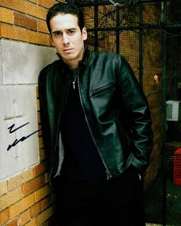 Kirk Acevedo autograph