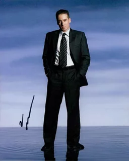 Kirk Acevedo autograph