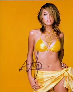 Mandy Moore autograph