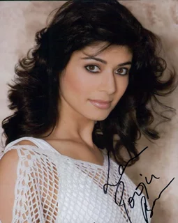 Pooja Batra autograph