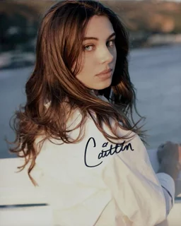 Caitlin Carmichael autograph