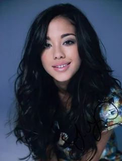 Seychelle Gabriel autograph