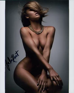 Lala Kent autograph