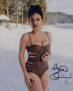 Ianna Sarkis autograph