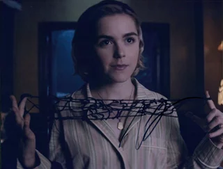 Kiernan Shipka autograph