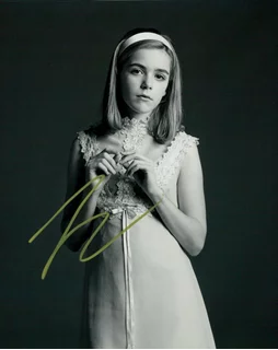 Kiernan Shipka autograph
