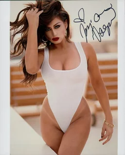 Jessica Vaugn autograph