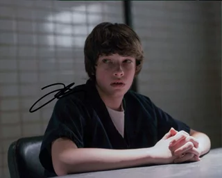 Jacob Lofland autograph