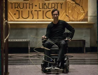 Tom Cavanagh autograph