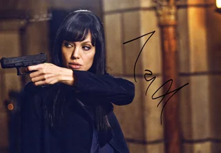 Angelina Jolie autograph