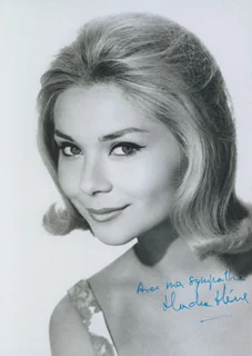 Macha Meril autograph