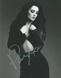 Saraya-Jade Bevis autograph