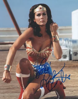 Lynda Carter autograph