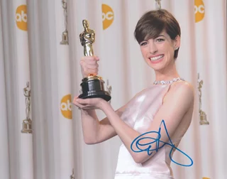 Anne Hathaway autograph
