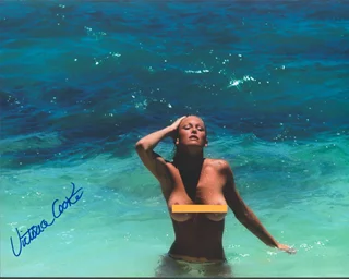 Victoria Cooke autograph