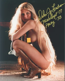 Debra Jo Fondren autograph