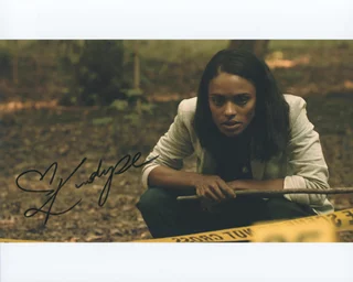 Kandyse McClure autograph