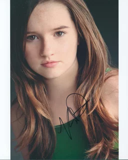 Kaitlyn Dever autograph