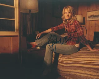 Joelle Carter autograph