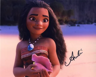 Auli'i Cravalho autograph